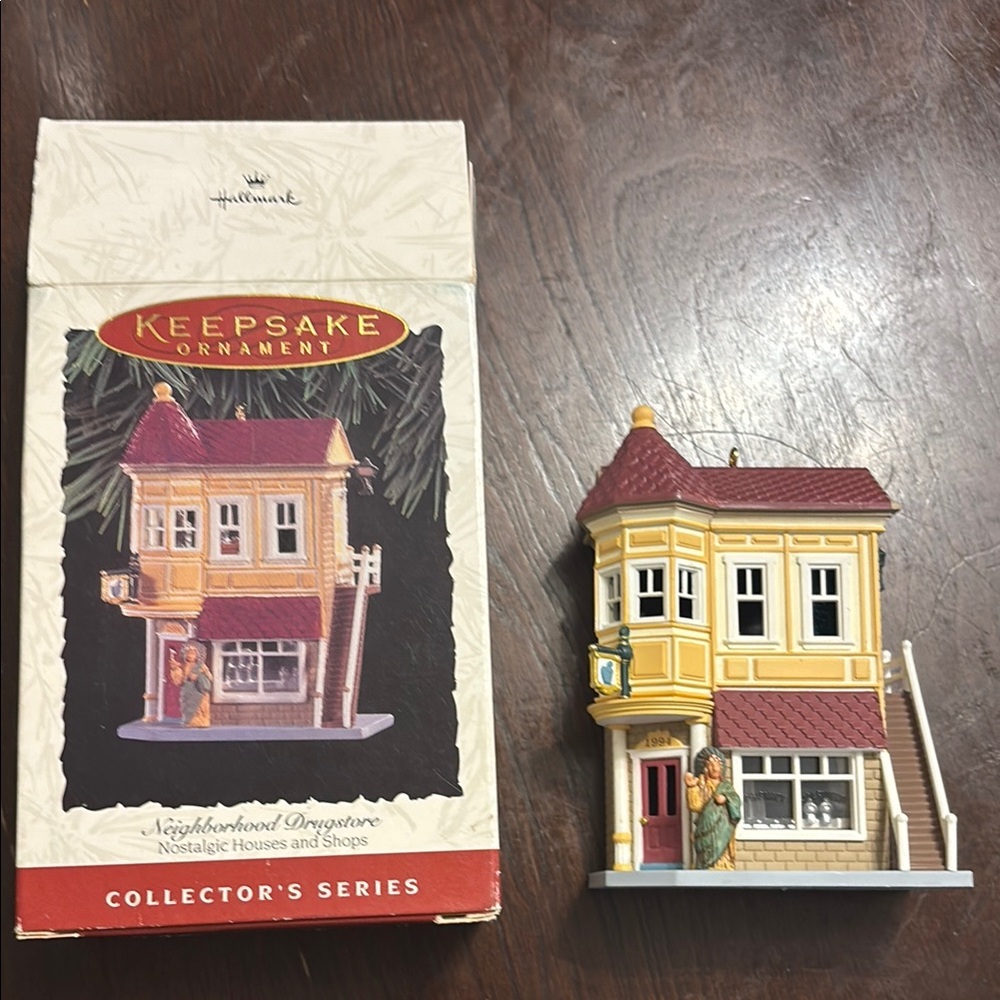 Hallmark Keepsake Ornament - Neighborhood Drugstore in Yellow and Red - Picture 3 of 4